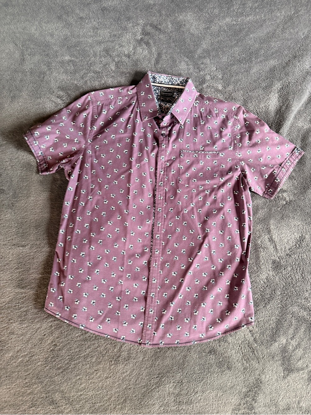 7 Diamonds Men's Short-Sleeve Button-Down in Dusty Mauve with White Floral